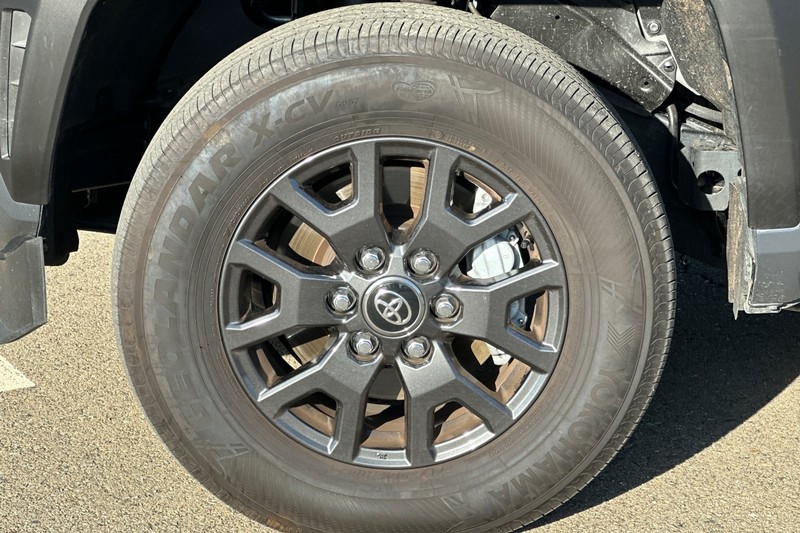 Toyota 4Runner Vehicle Full-screen Gallery Image 46