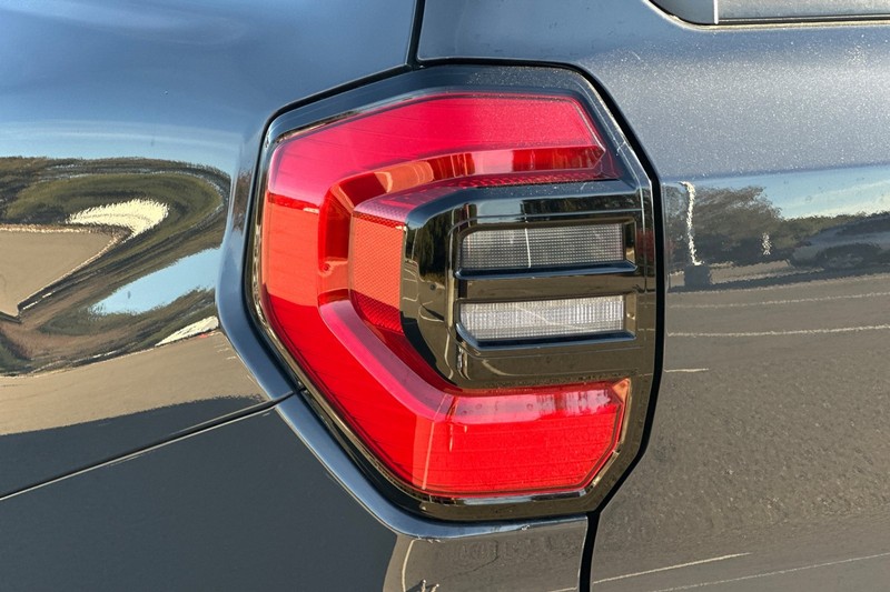 Toyota 4Runner Vehicle Full-screen Gallery Image 49