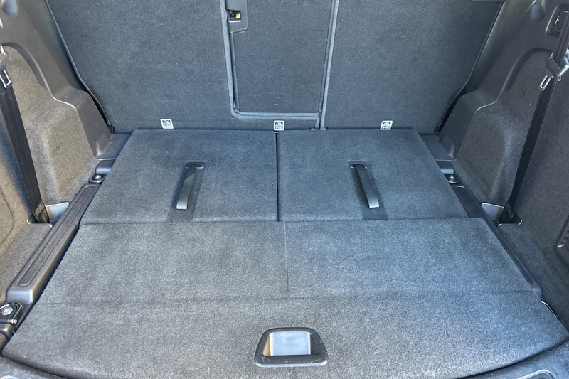 Land Rover Discovery Sport Vehicle Full-screen Gallery Image 17