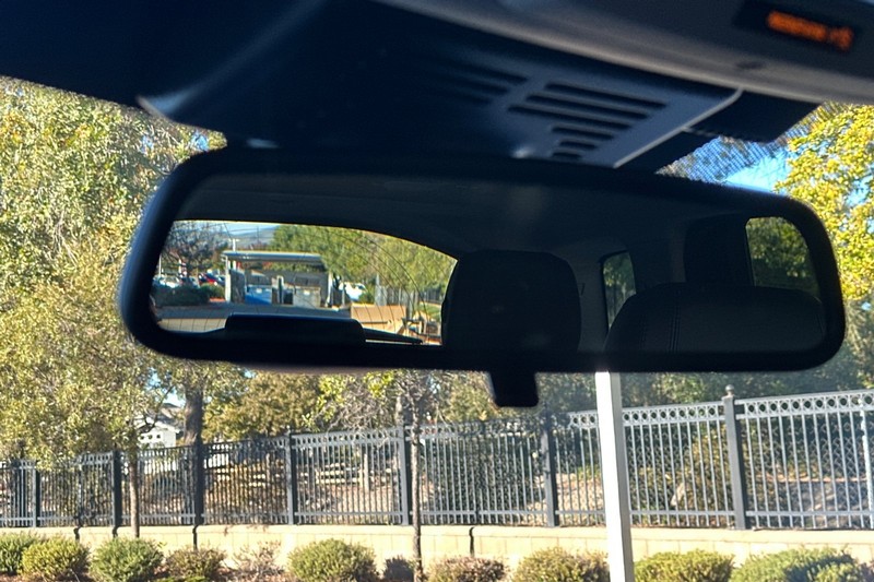 Land Rover Discovery Sport Vehicle Full-screen Gallery Image 26