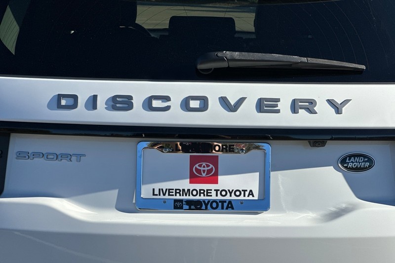 Land Rover Discovery Sport Vehicle Full-screen Gallery Image 49