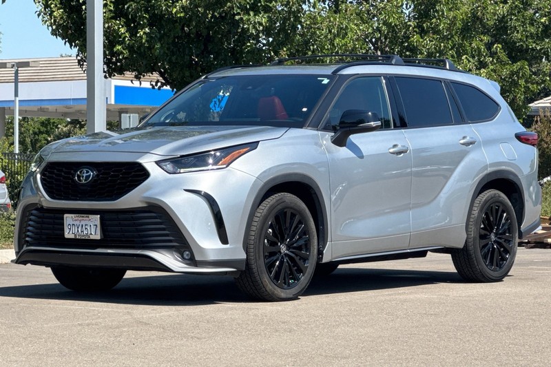 Toyota Highlander Vehicle Full-screen Gallery Image 08