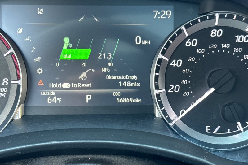 Toyota Highlander Vehicle Full-screen Gallery Image 42