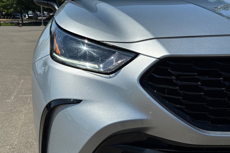 Toyota Highlander Vehicle Full-screen Gallery Image 47