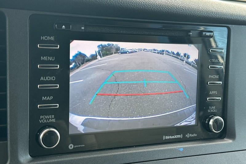 Toyota Sienna Vehicle Full-screen Gallery Image 28