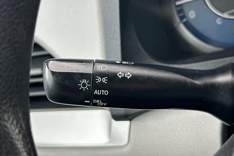 Toyota Sienna Vehicle Full-screen Gallery Image 37