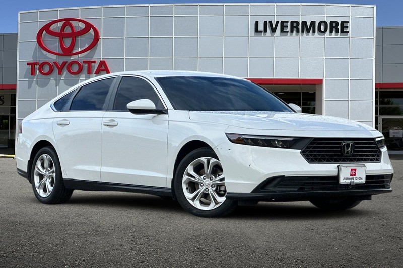 Honda Accord Sedan Vehicle Full-screen Gallery Image 02