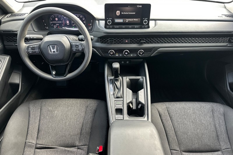 Honda Accord Sedan Vehicle Full-screen Gallery Image 15