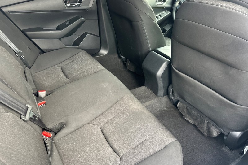 Honda Accord Sedan Vehicle Full-screen Gallery Image 17