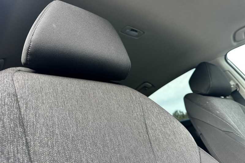 Honda Accord Sedan Vehicle Full-screen Gallery Image 19