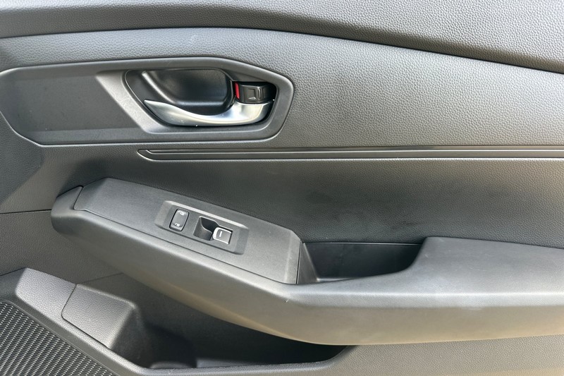 Honda Accord Sedan Vehicle Full-screen Gallery Image 20