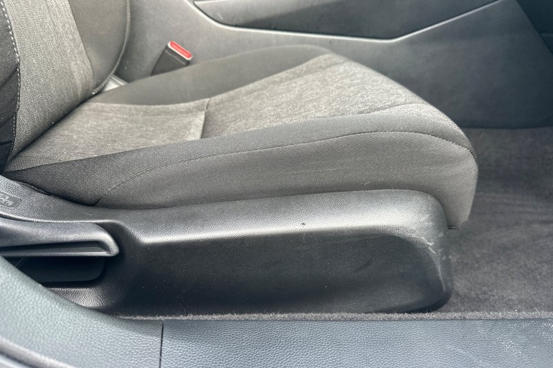 Honda Accord Sedan Vehicle Full-screen Gallery Image 22