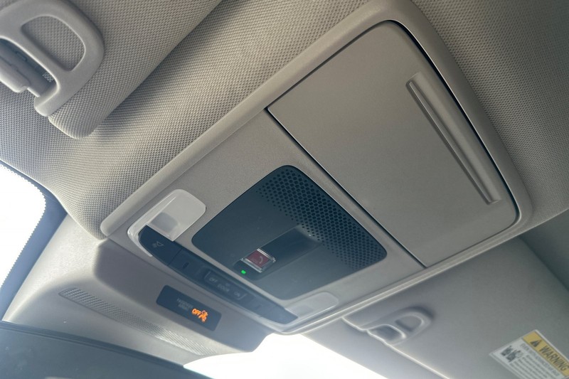 Honda Accord Sedan Vehicle Full-screen Gallery Image 23