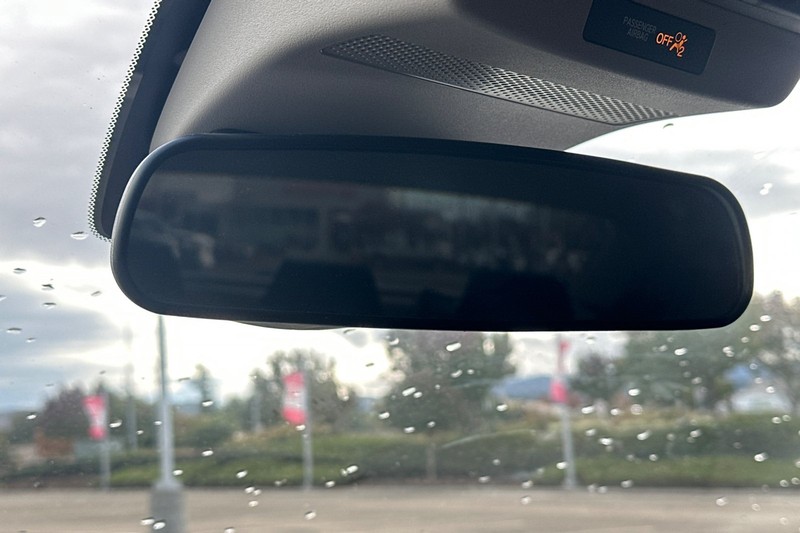 Honda Accord Sedan Vehicle Full-screen Gallery Image 24