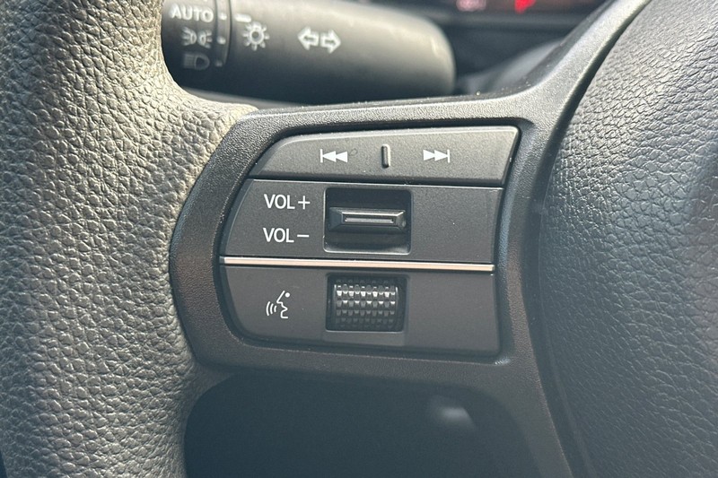 Honda Accord Sedan Vehicle Full-screen Gallery Image 34