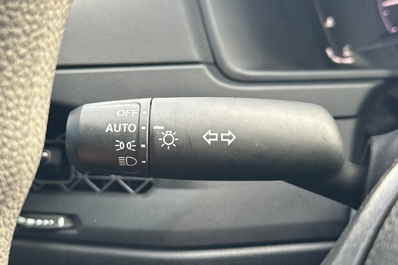 Honda Accord Sedan Vehicle Full-screen Gallery Image 35