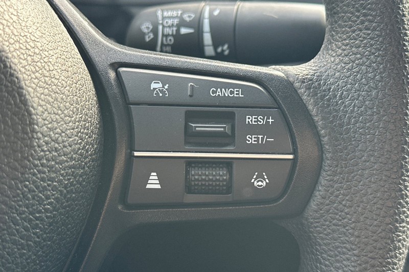 Honda Accord Sedan Vehicle Full-screen Gallery Image 36