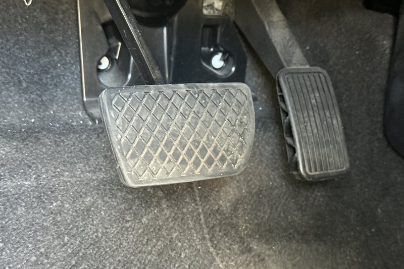 Honda Accord Sedan Vehicle Full-screen Gallery Image 40