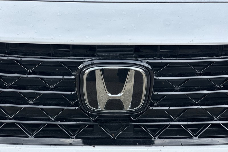 Honda Accord Sedan Vehicle Full-screen Gallery Image 43