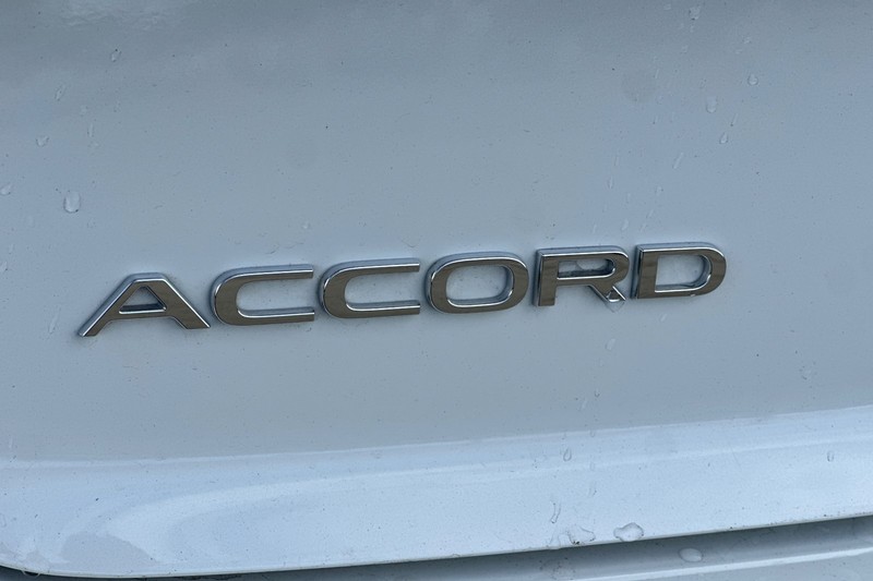 Honda Accord Sedan Vehicle Full-screen Gallery Image 47