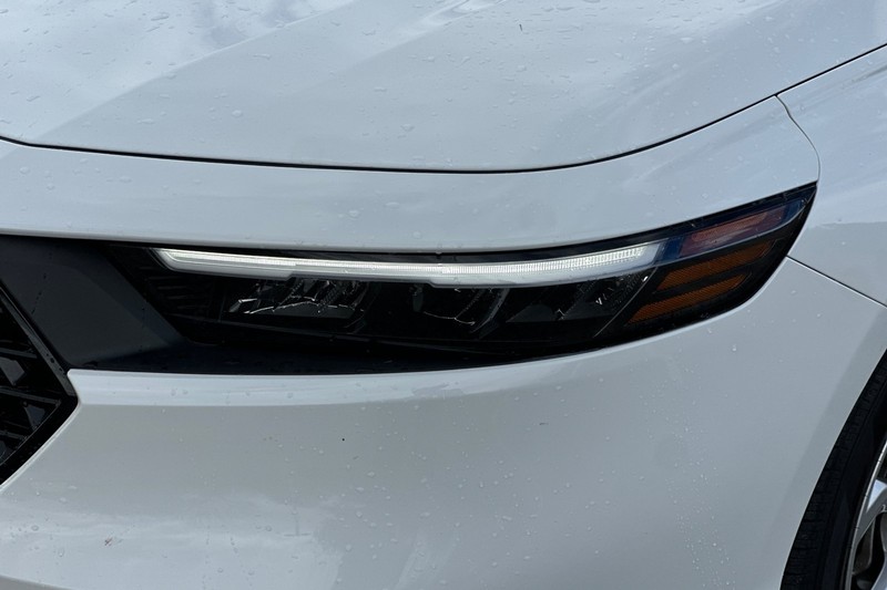 Honda Accord Sedan Vehicle Full-screen Gallery Image 48