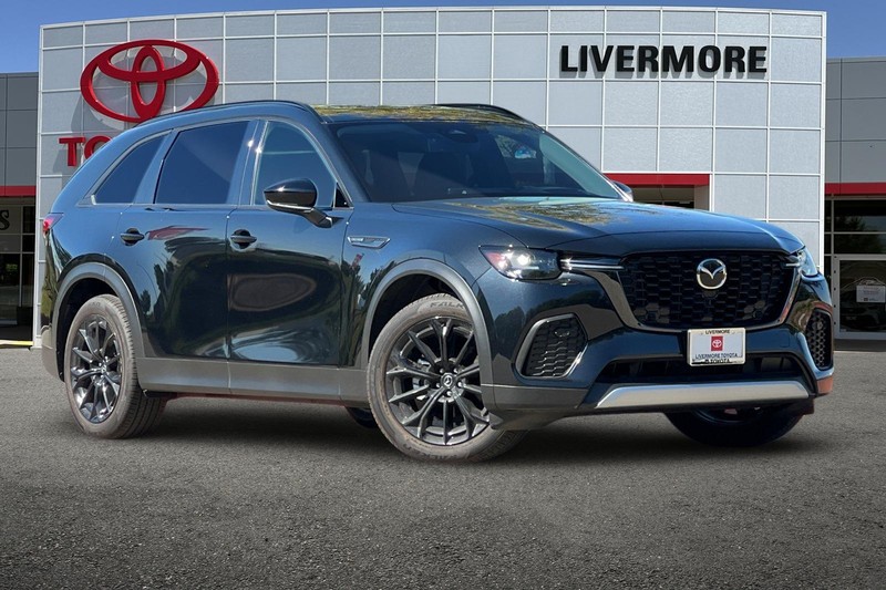 Mazda CX-70 Vehicle Full-screen Gallery Image 02