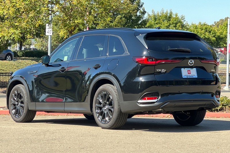 Mazda CX-70 Vehicle Full-screen Gallery Image 06