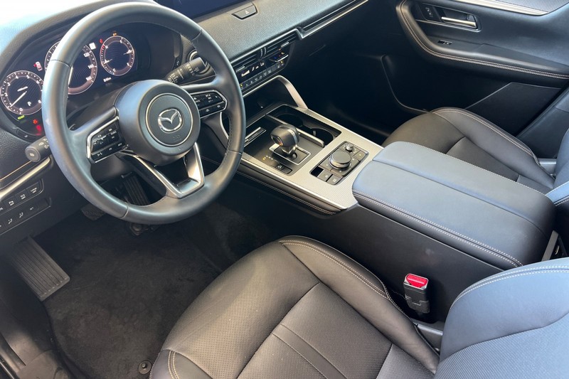 Mazda CX-70 Vehicle Full-screen Gallery Image 10