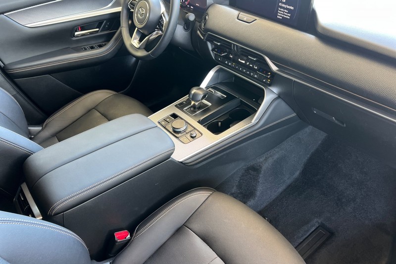 Mazda CX-70 Vehicle Full-screen Gallery Image 19