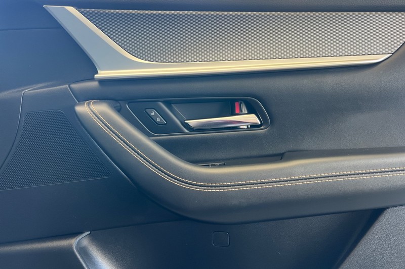 Mazda CX-70 Vehicle Full-screen Gallery Image 21