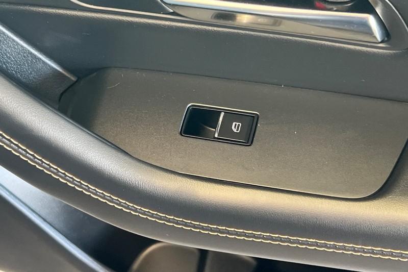 Mazda CX-70 Vehicle Full-screen Gallery Image 22