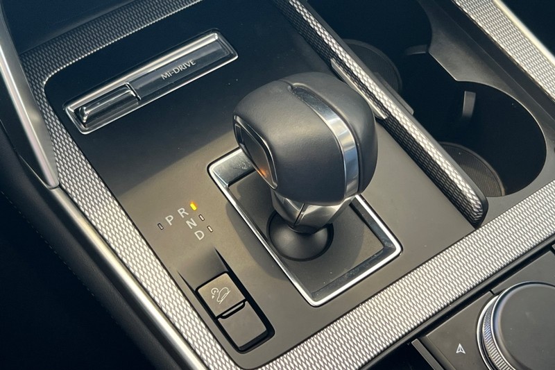 Mazda CX-70 Vehicle Full-screen Gallery Image 32