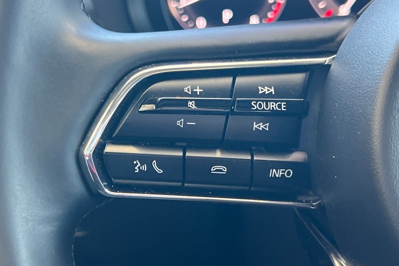 Mazda CX-70 Vehicle Full-screen Gallery Image 35