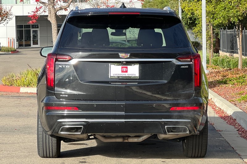 Cadillac XT6 Vehicle Full-screen Gallery Image 05