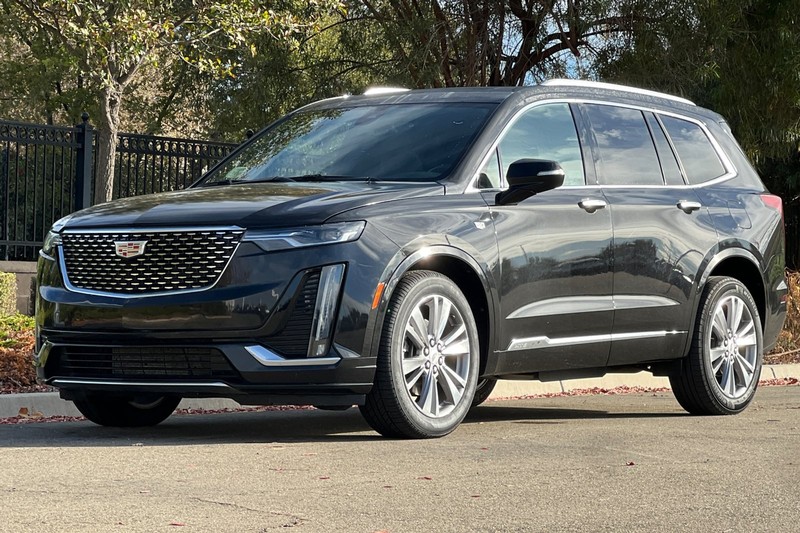Cadillac XT6 Vehicle Full-screen Gallery Image 08