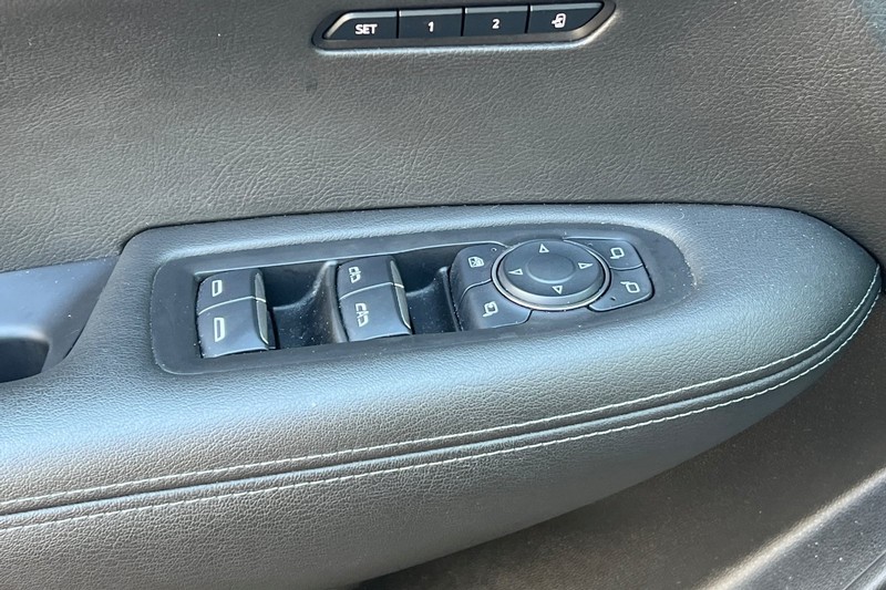 Cadillac XT6 Vehicle Full-screen Gallery Image 12