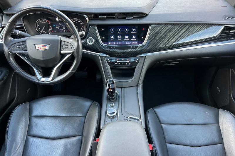 Cadillac XT6 Vehicle Full-screen Gallery Image 15