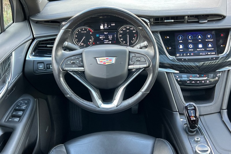 Cadillac XT6 Vehicle Full-screen Gallery Image 16