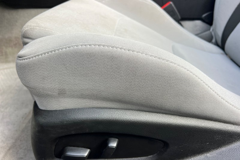 Chevrolet Camaro Vehicle Full-screen Gallery Image 13