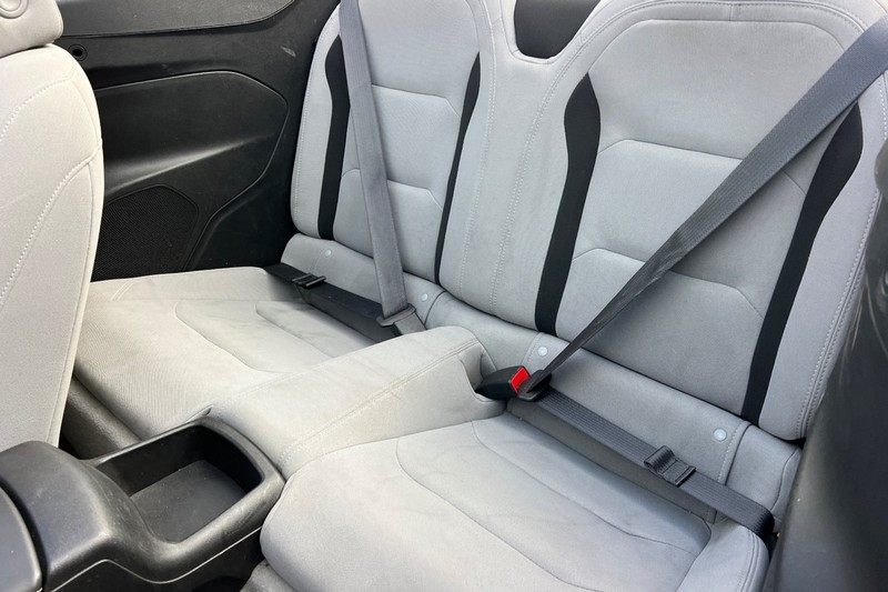 Chevrolet Camaro Vehicle Full-screen Gallery Image 14