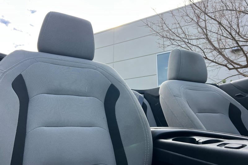 Chevrolet Camaro Vehicle Full-screen Gallery Image 19