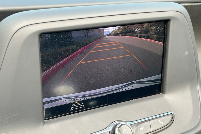 Chevrolet Camaro Vehicle Full-screen Gallery Image 26