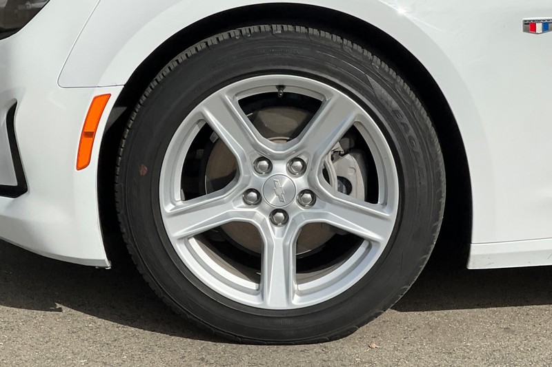 Chevrolet Camaro Vehicle Full-screen Gallery Image 42