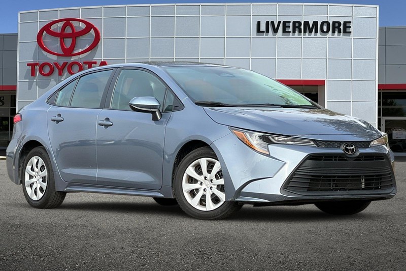 Toyota Corolla Vehicle Full-screen Gallery Image 02