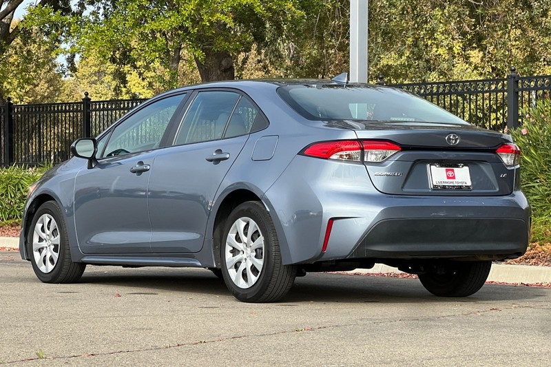 Toyota Corolla Vehicle Full-screen Gallery Image 06