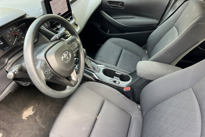 Toyota Corolla Vehicle Full-screen Gallery Image 10