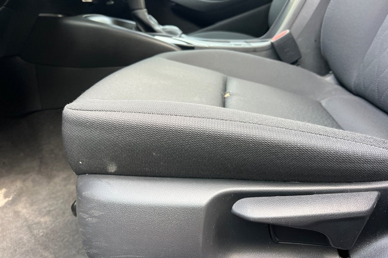 Toyota Corolla Vehicle Full-screen Gallery Image 13