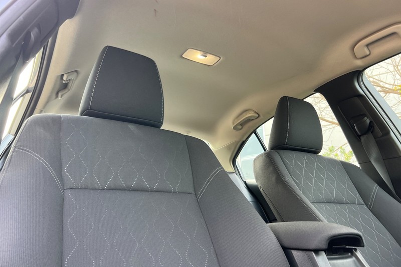 Toyota Corolla Vehicle Full-screen Gallery Image 19