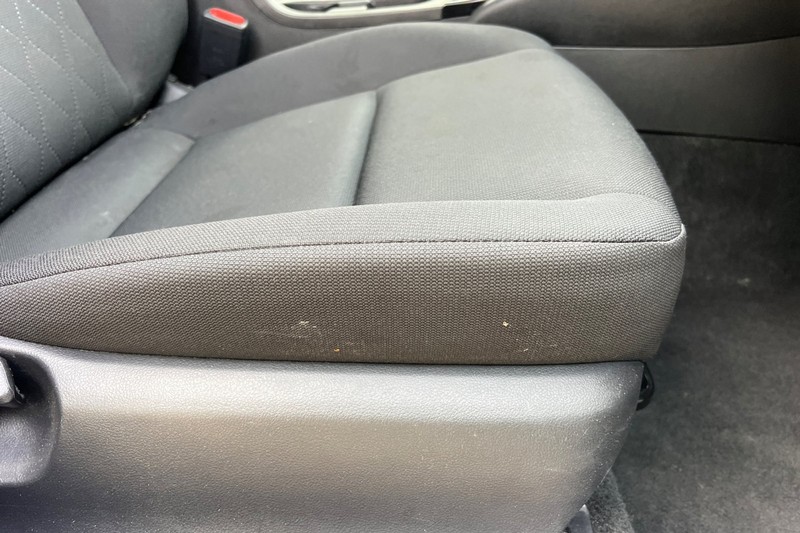 Toyota Corolla Vehicle Full-screen Gallery Image 22