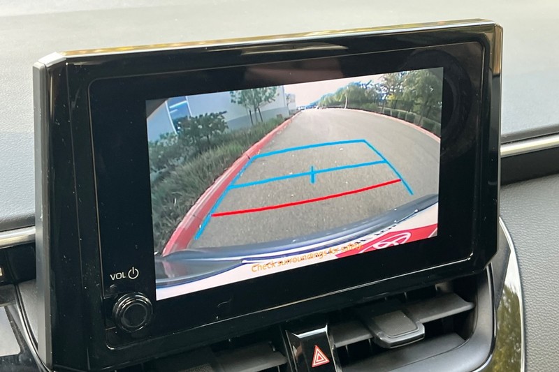 Toyota Corolla Vehicle Full-screen Gallery Image 26